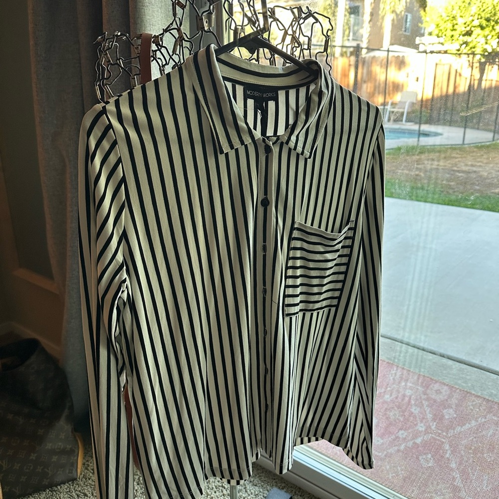 Modern Works Black and White Casual Button Down Shirt